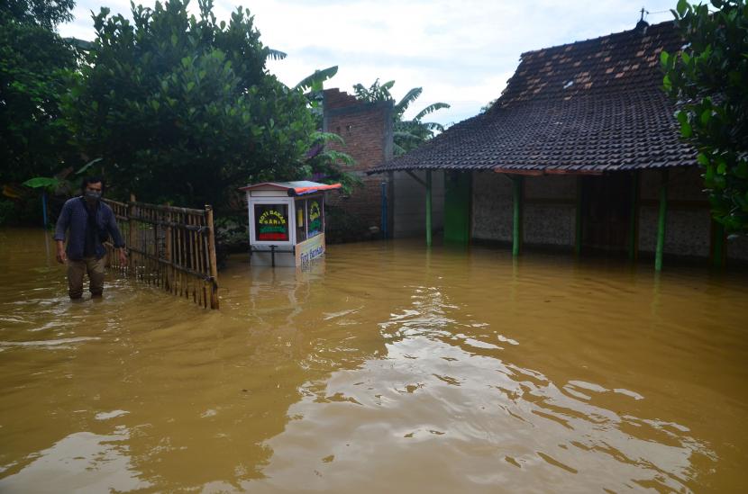 Detail Membuat Tanggul Banjir Di Rumah Nomer 14