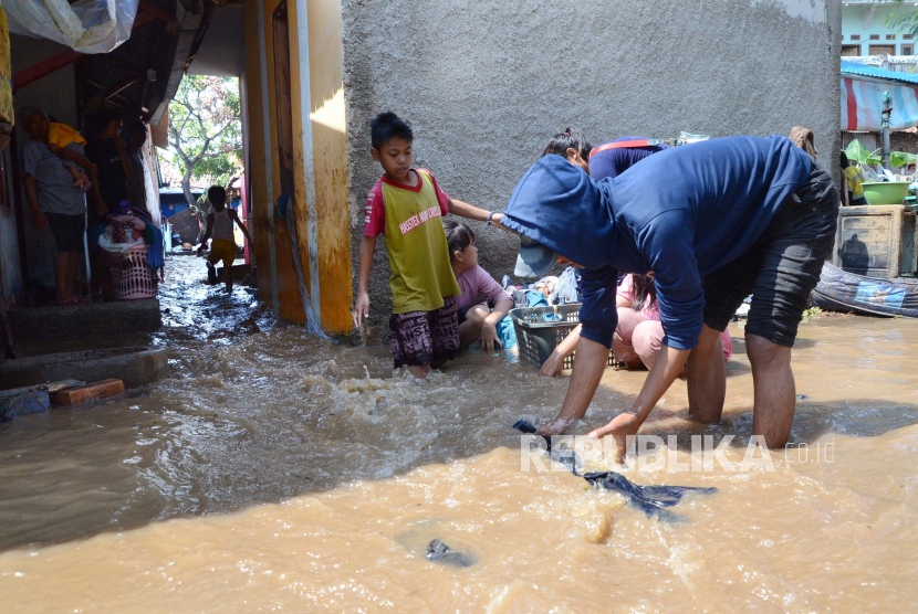 Detail Membuat Tanggul Banjir Di Rumah Nomer 24