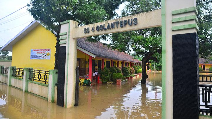 Detail Membuat Tanggul Banjir Di Rumah Nomer 34