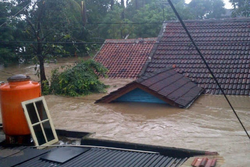 Detail Membuat Tanggul Banjir Di Rumah Nomer 47