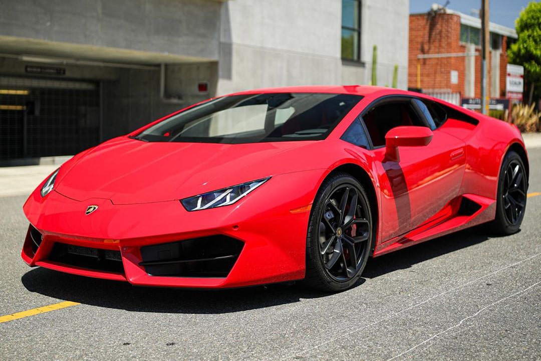 Detail Picture Of A Red Lamborghini Nomer 16