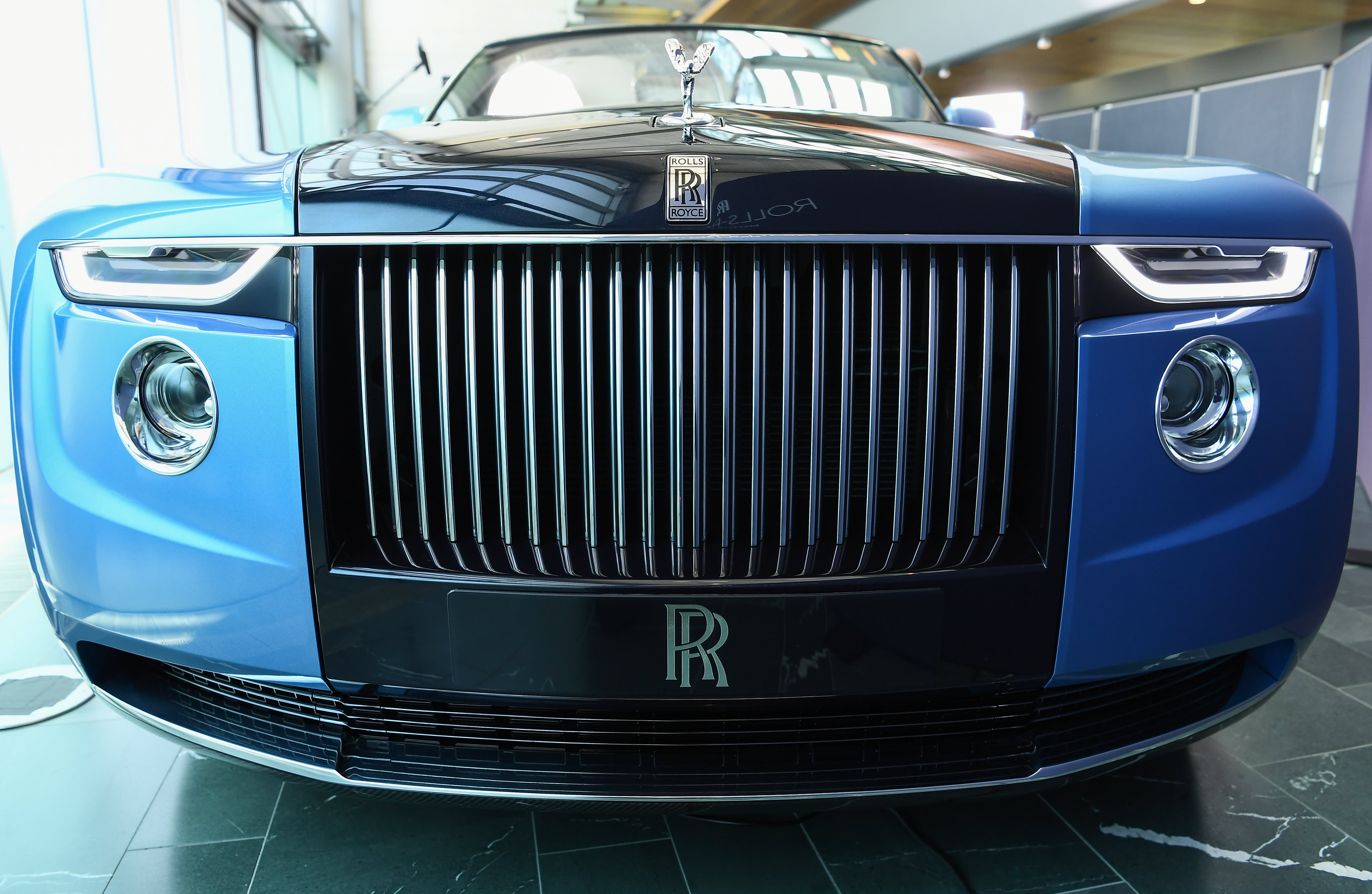 Detail Picture Of A Rolls Royce Nomer 7