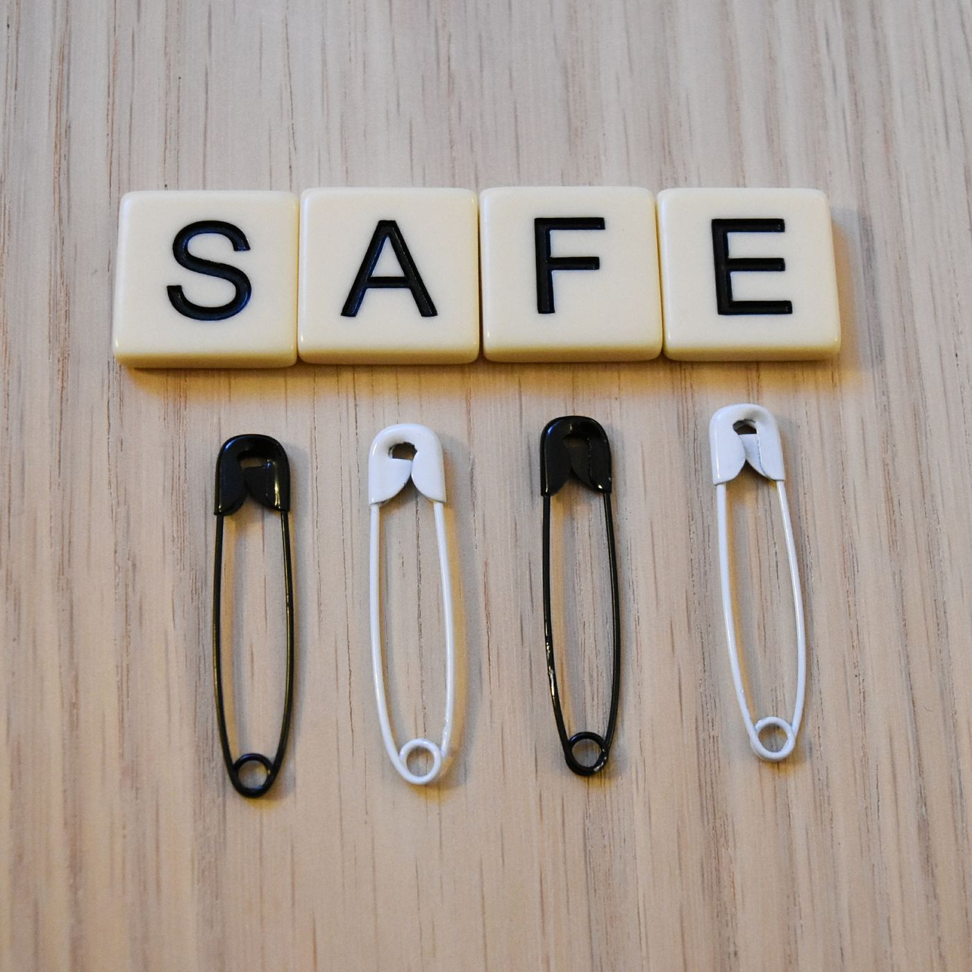 Detail Picture Of A Safety Pin Nomer 36