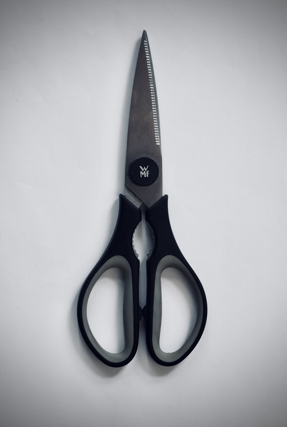 Detail Picture Of A Scissors Nomer 10