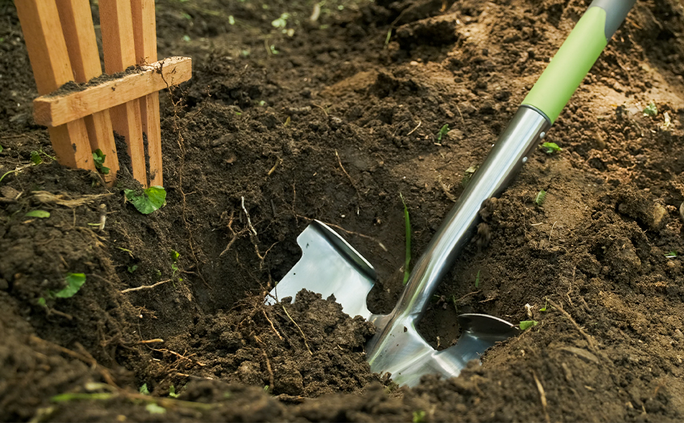 Detail Picture Of A Shovel Digging Nomer 35