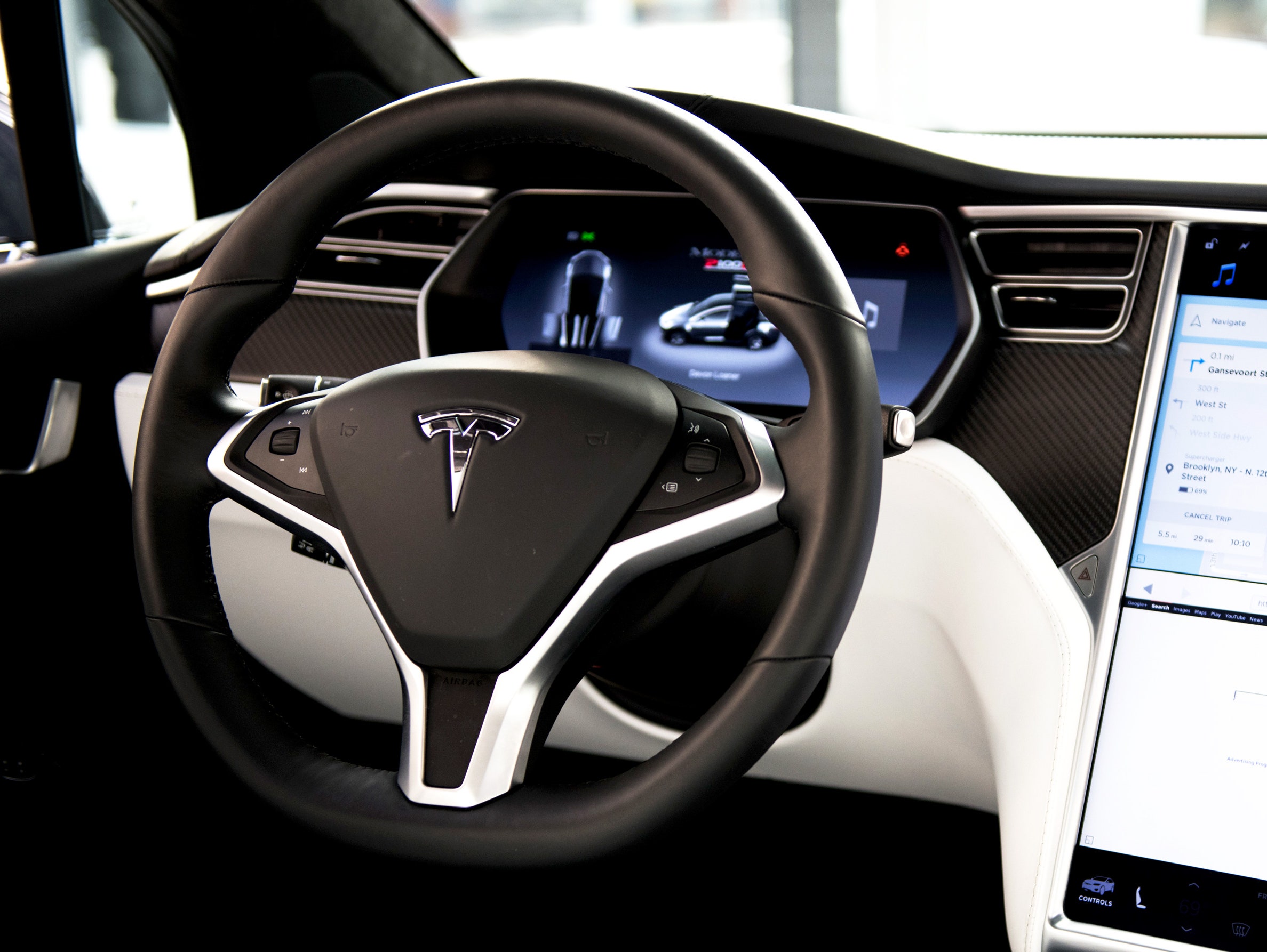 Detail Picture Of A Tesla Car Nomer 29