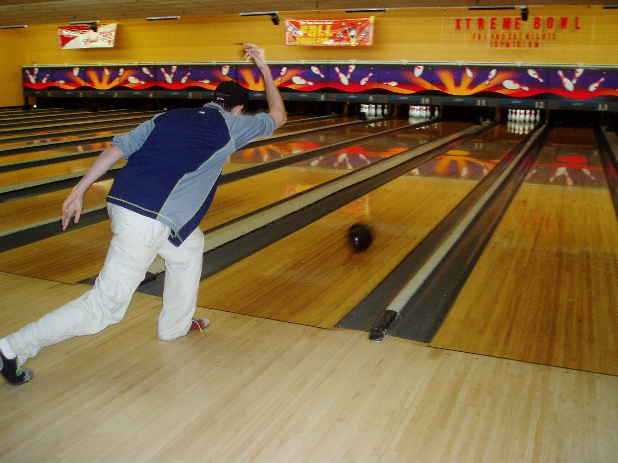 Picture Of Bowling - KibrisPDR