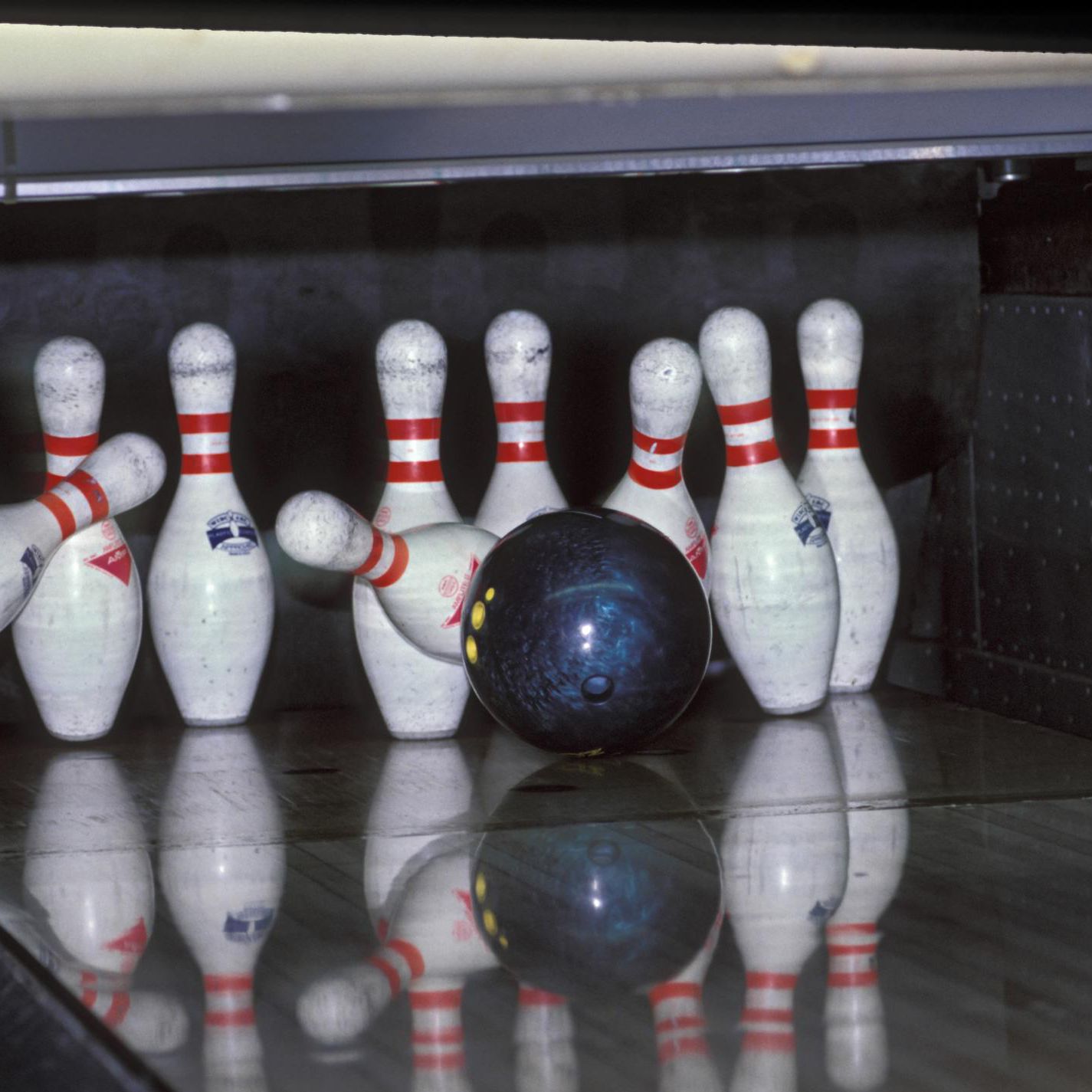 Detail Picture Of Bowling Pins Nomer 45