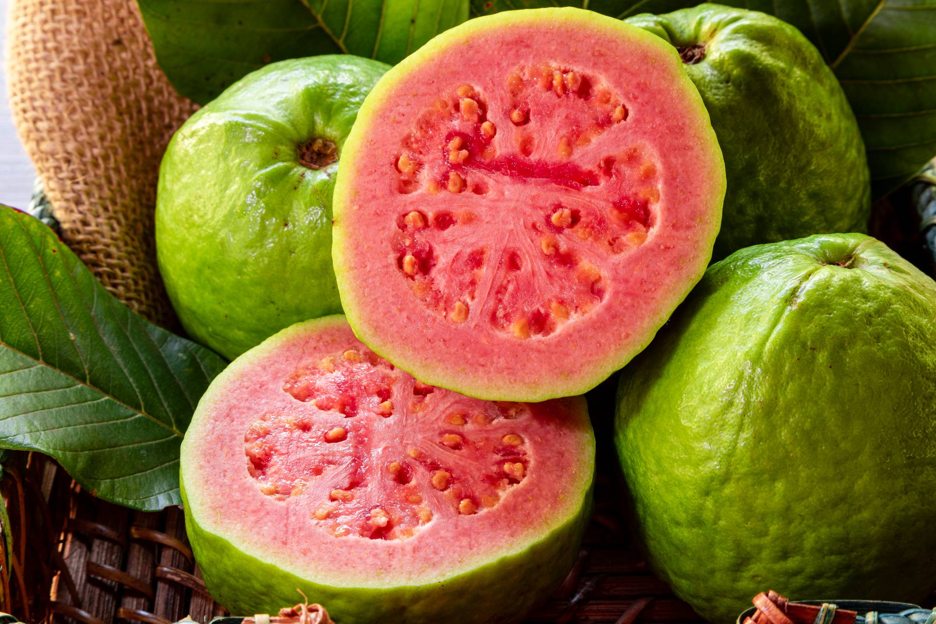 Detail Picture Of Guava Fruit Nomer 5