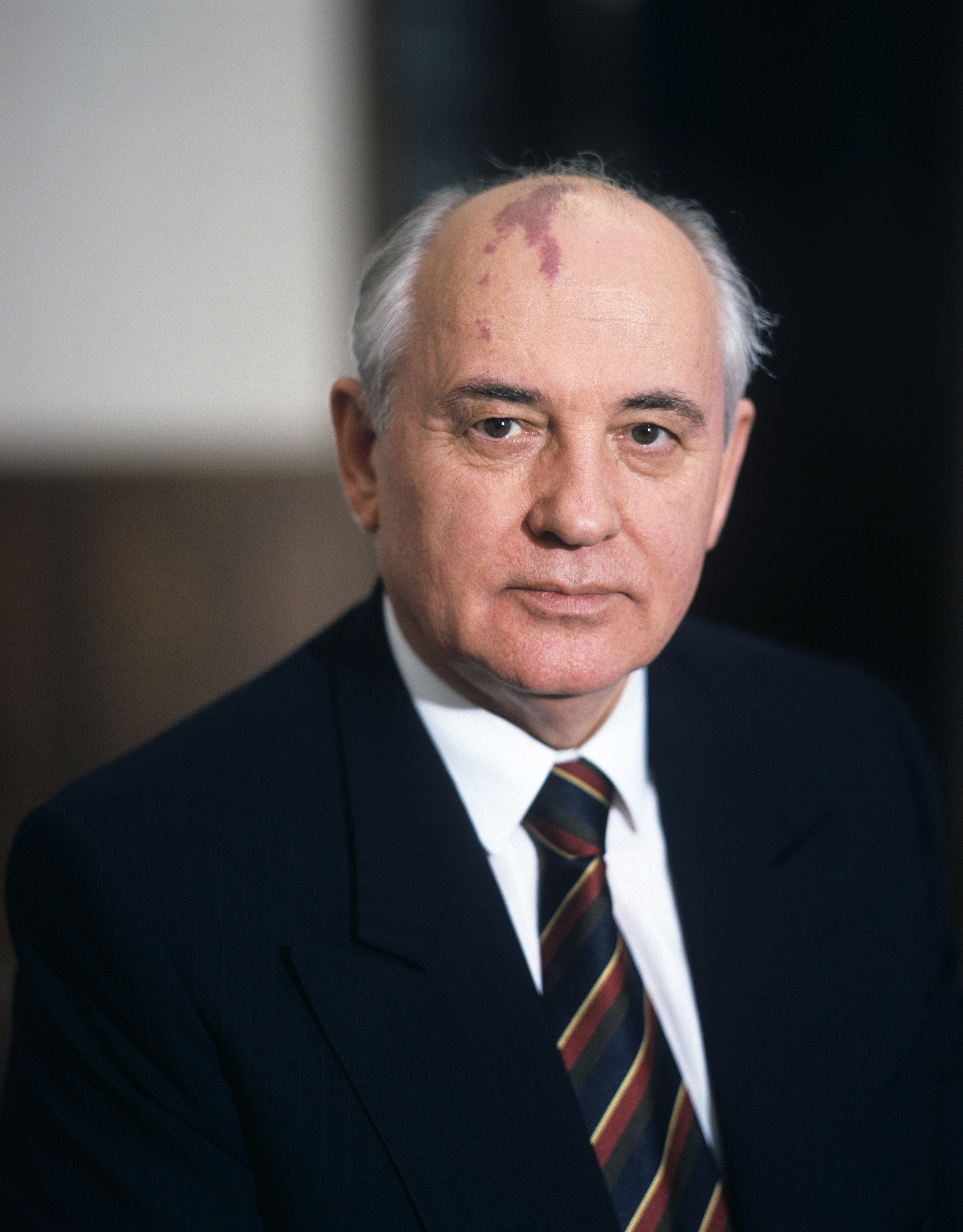 Detail Picture Of Mikhail Gorbachev Nomer 5