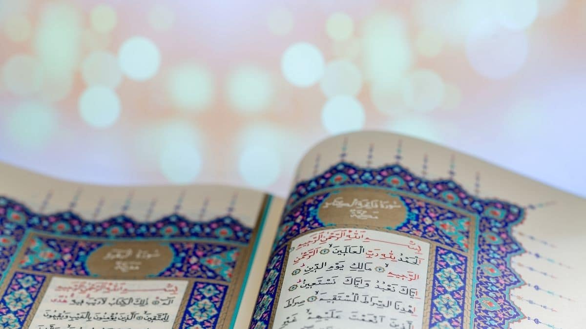 Detail Picture Of Quran Nomer 33