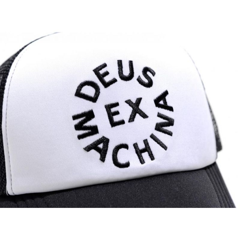 Detail Deus Ex Machina Font Nomer 56
