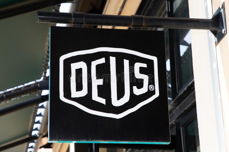 Detail Deus Ex Machina Logo Nomer 34