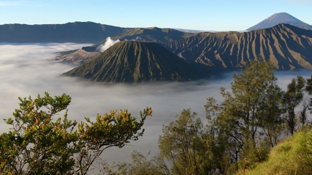 Detail Di Atas Awan Nomer 2