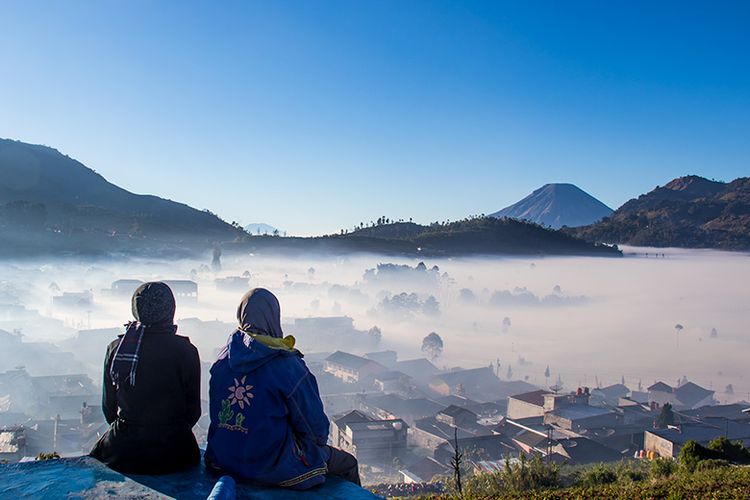 Detail Di Atas Awan Nomer 11