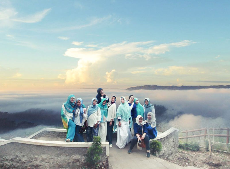 Detail Di Atas Awan Nomer 30