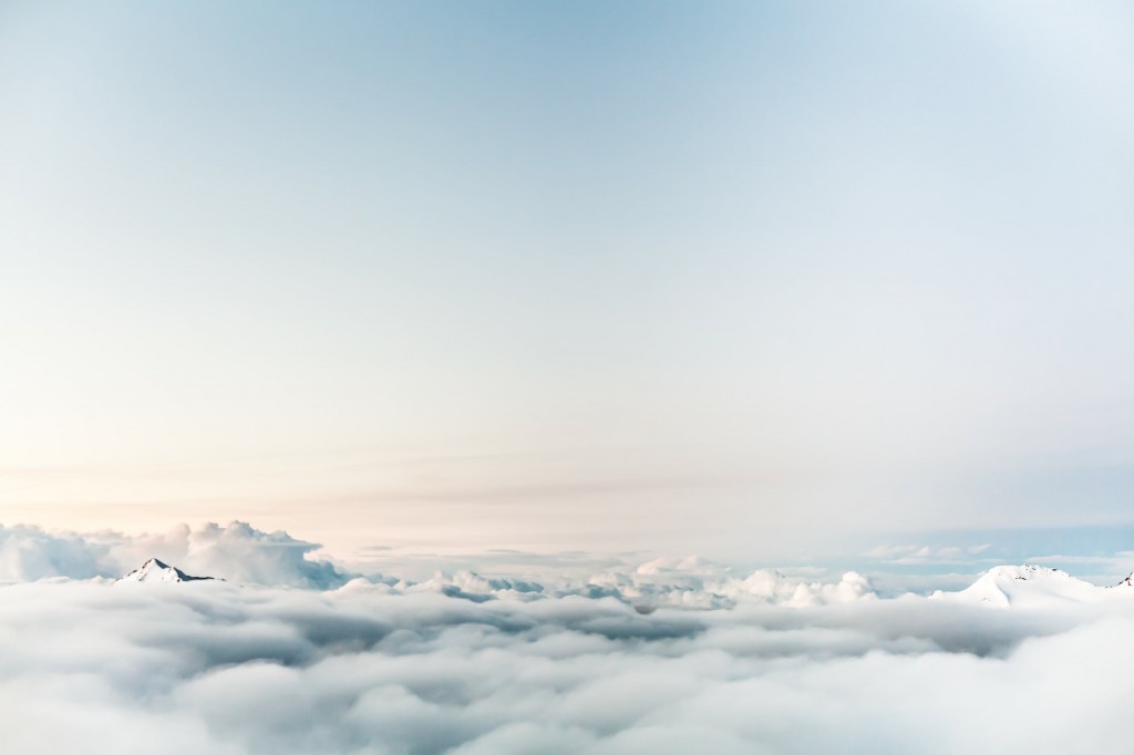 Detail Di Atas Awan Nomer 34