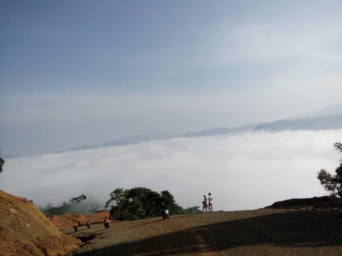 Detail Di Atas Awan Nomer 38