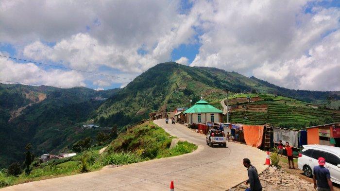 Detail Di Atas Awan Nomer 42