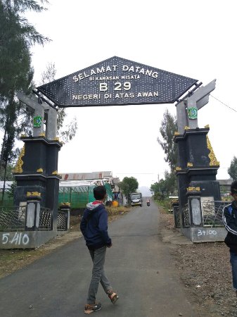 Detail Di Atas Awan Nomer 43