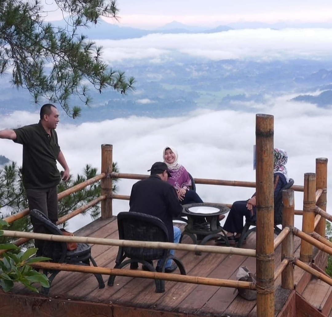 Detail Di Atas Awan Nomer 55