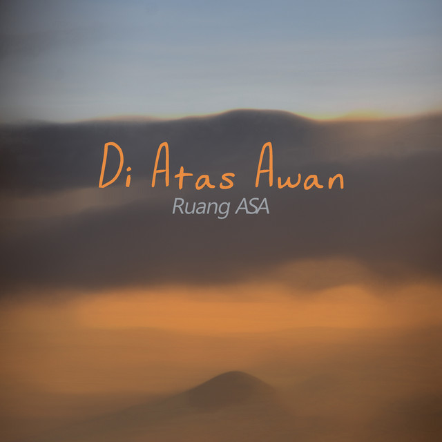 Detail Di Atas Awan Nomer 8