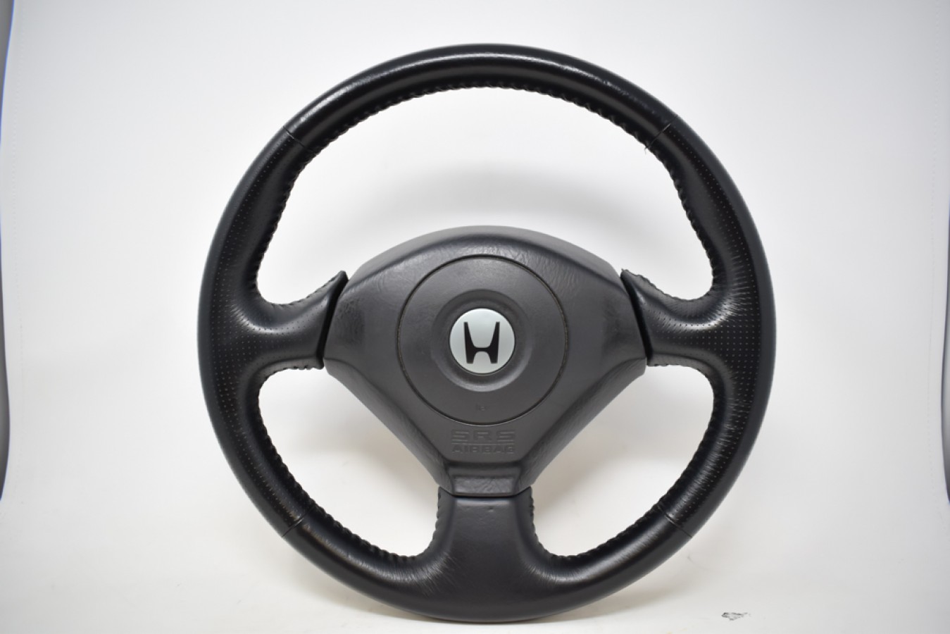 Detail Picture Of Steering Wheel Nomer 26
