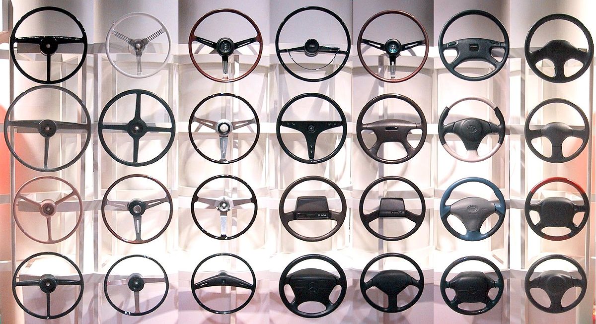 Detail Picture Of Steering Wheel Nomer 32