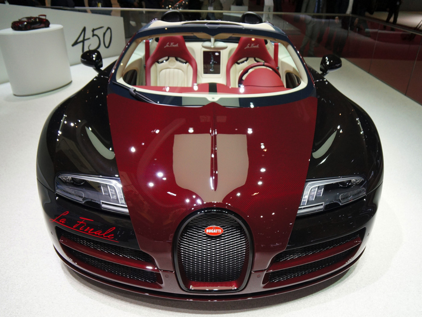 Detail Pictures Of A Bugatti Car Nomer 7