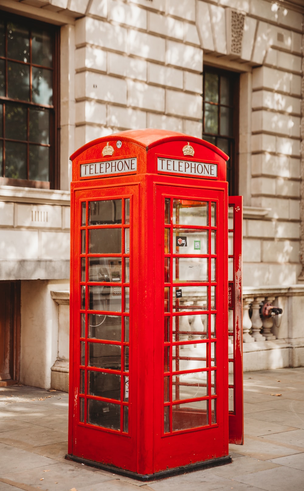 Detail Pictures Of A Phone Booth Nomer 4