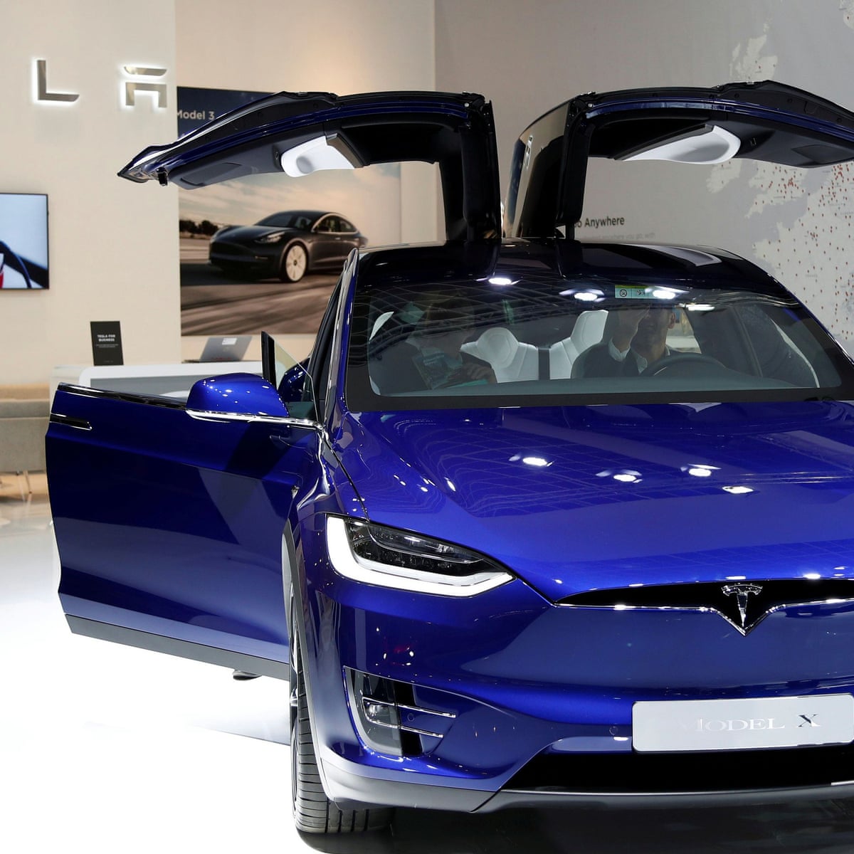 Detail Pictures Of A Tesla Car Nomer 18