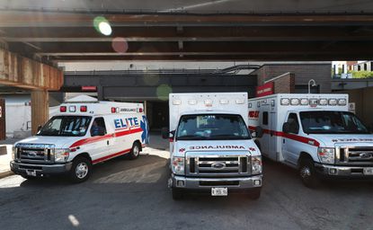 Detail Pictures Of Ambulances Nomer 23