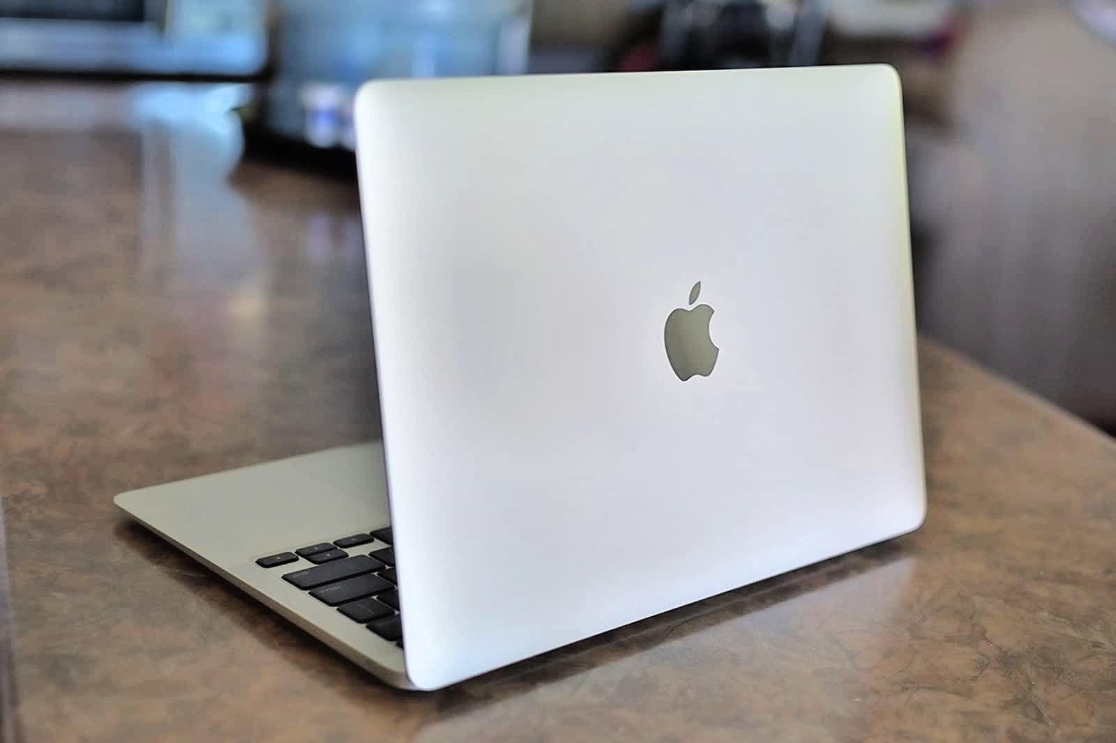 Detail Pictures Of Apple Laptops Nomer 45