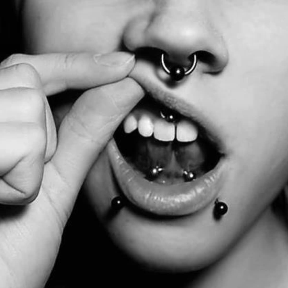 Detail Pictures Of Body Piercing Nomer 8