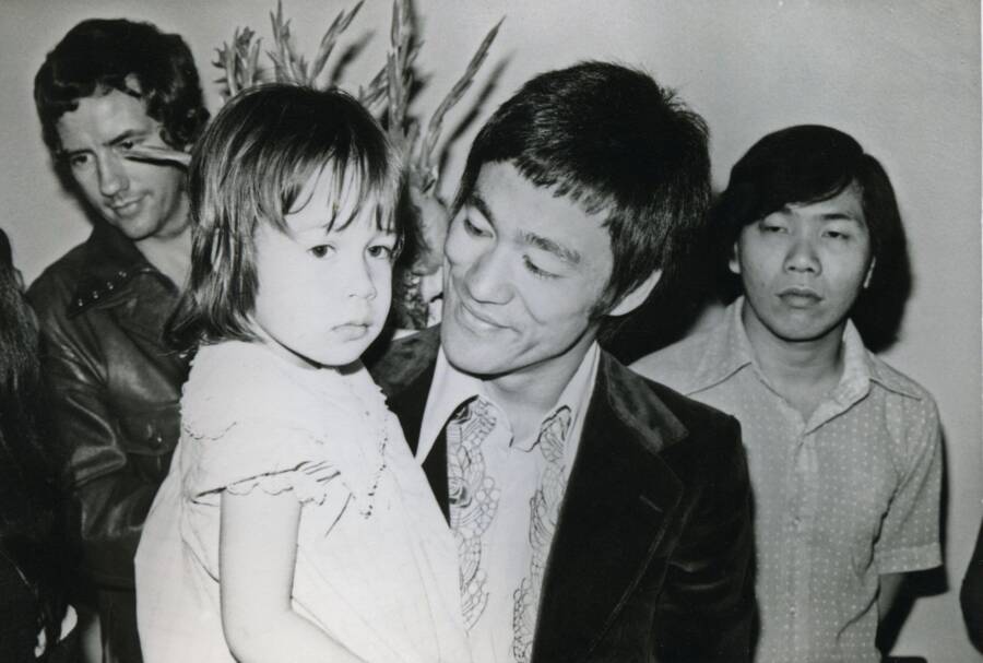 Detail Pictures Of Bruce Lee Wife Nomer 20