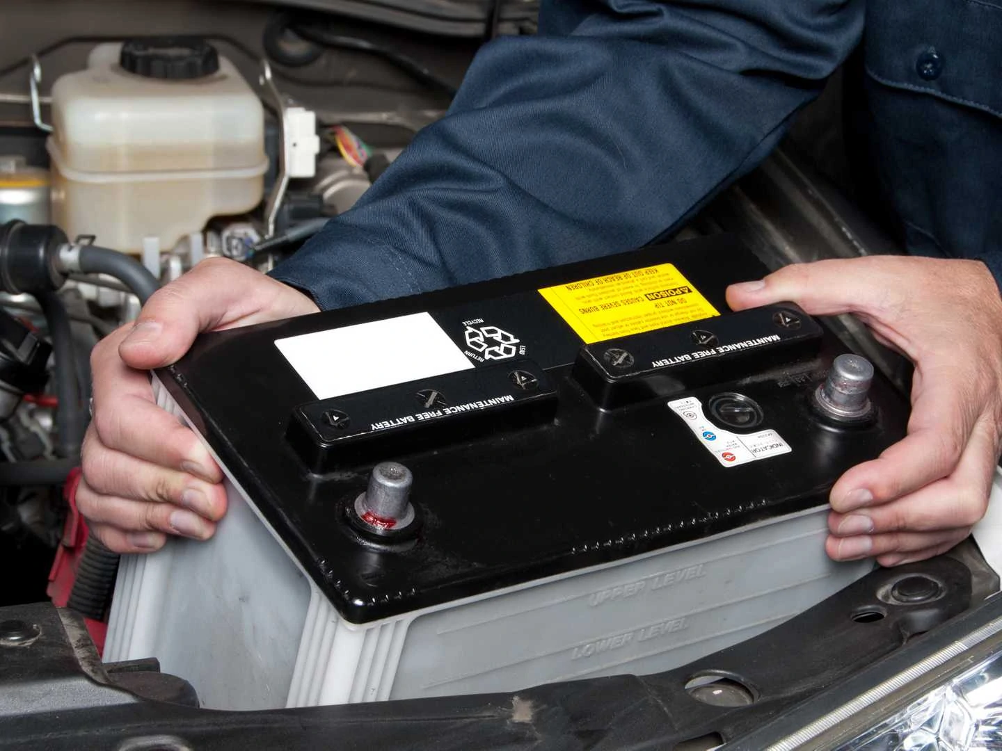 Detail Pictures Of Car Batteries Nomer 14