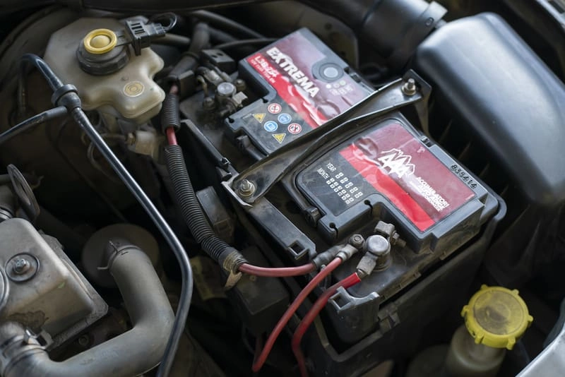 Detail Pictures Of Car Batteries Nomer 45