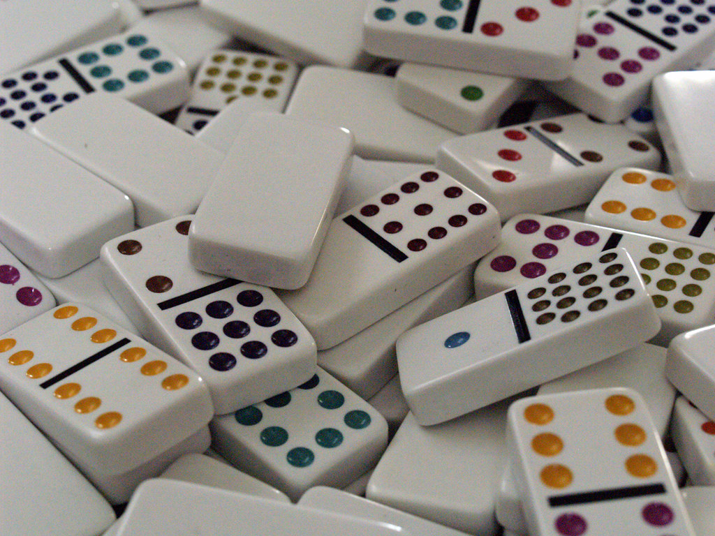 Detail Pictures Of Dominoes Nomer 32