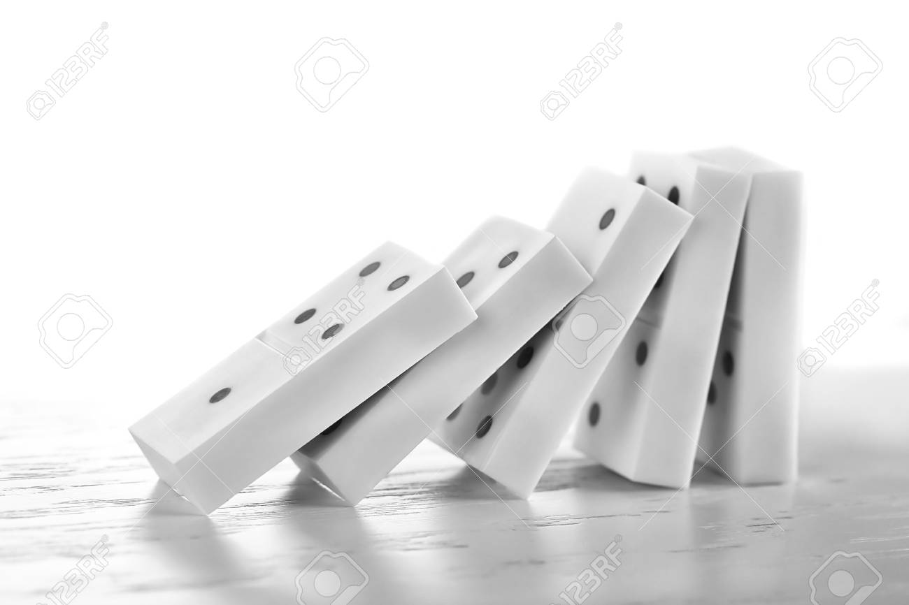 Detail Pictures Of Dominoes Falling Nomer 4