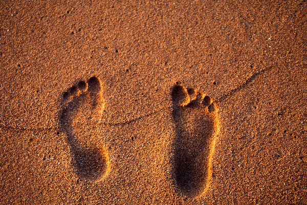 Detail Pictures Of Footprints In The Sand Nomer 40