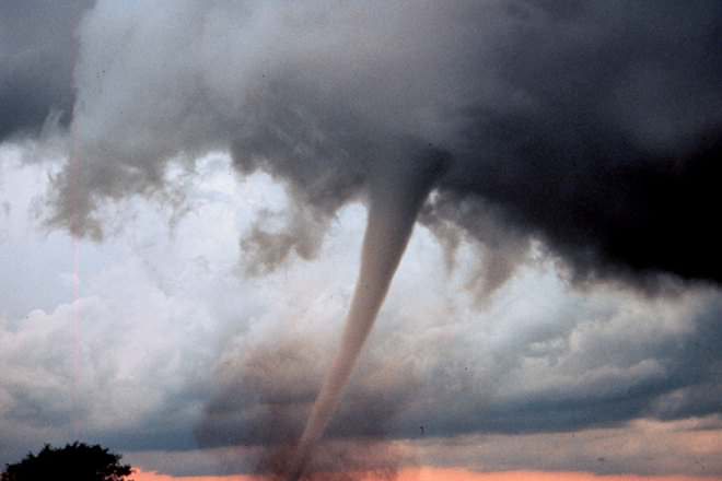 Detail Pictures Of Hurricanes And Tornadoes Nomer 20