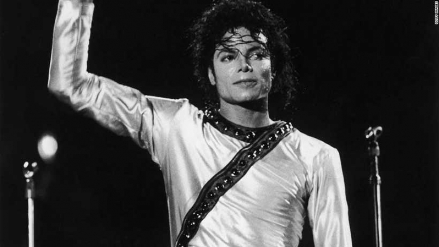 Detail Pictures Of Michael Jackson Singing Nomer 34
