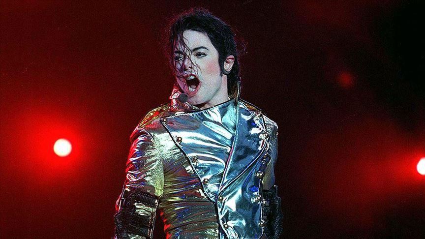 Detail Pictures Of Michael Jackson Singing Nomer 48