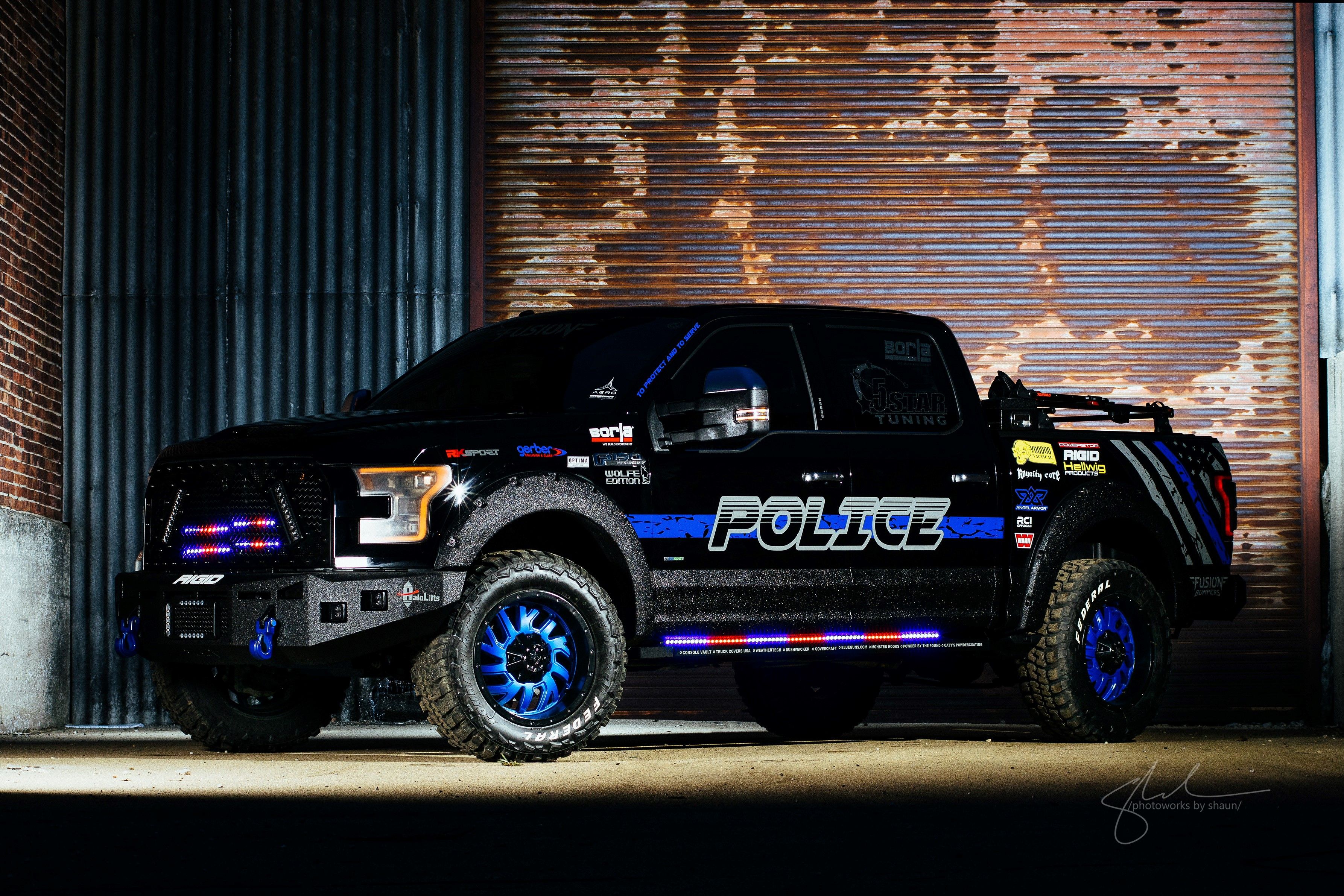 Download Pictures Of Police Trucks Nomer 11
