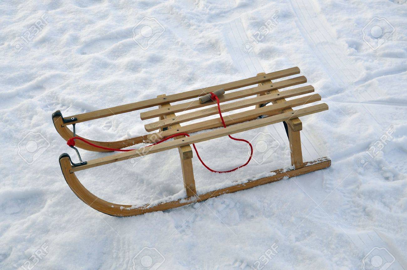 Detail Pictures Of Sleds In The Snow Nomer 2