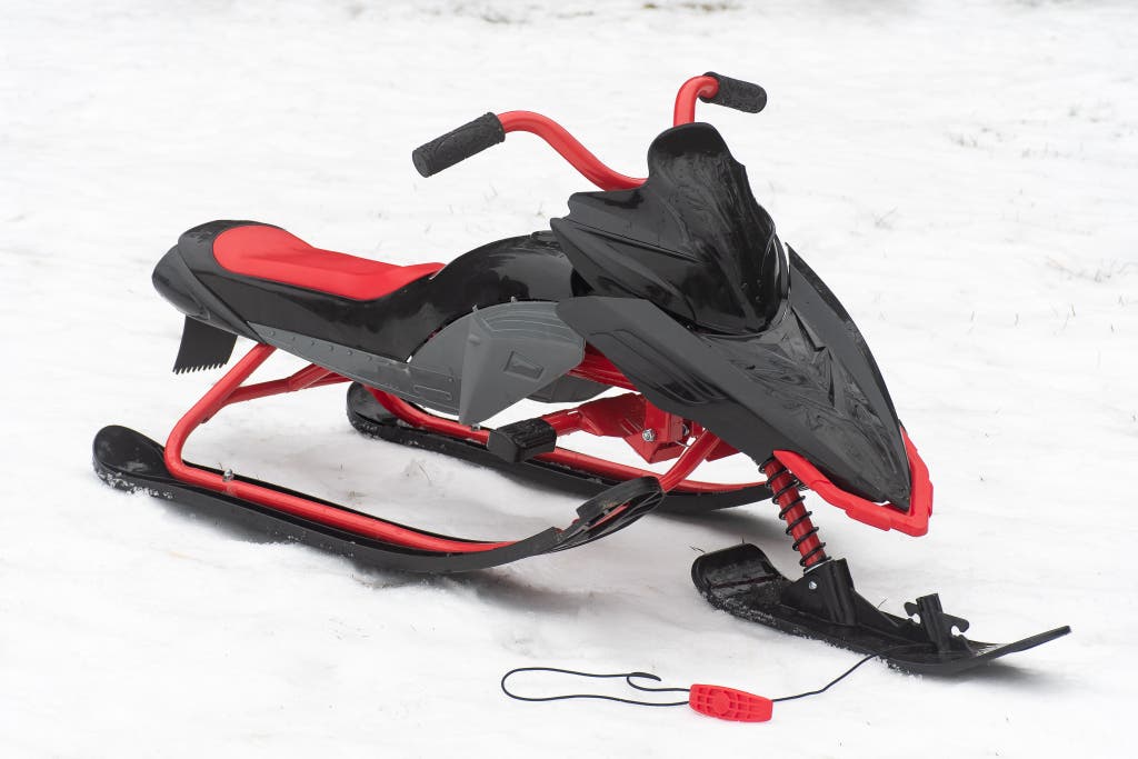 Detail Pictures Of Sleds In The Snow Nomer 21