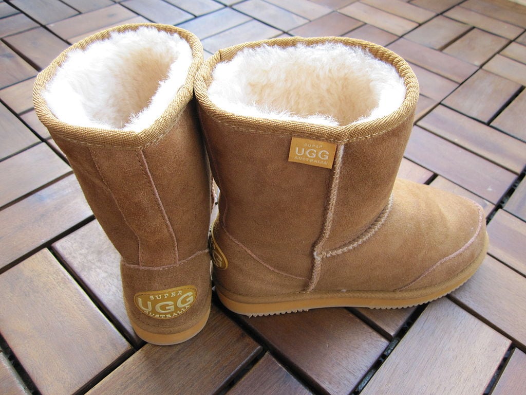 Detail Pictures Of Uggs Boots Nomer 6