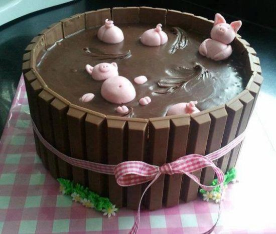 Piggy In The Mud Cake - KibrisPDR