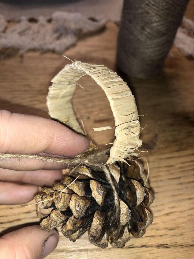 Detail Pine Cone Napkin Rings Nomer 4
