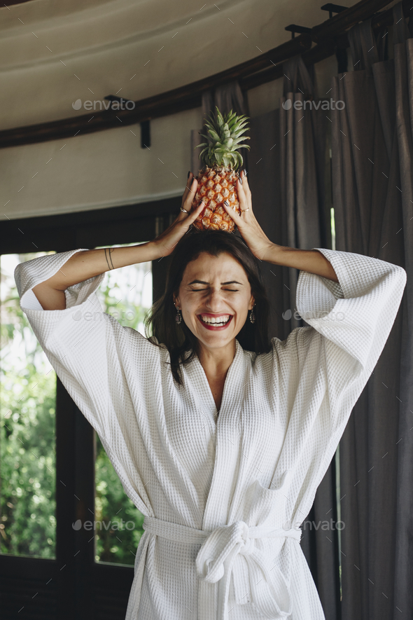 Detail Pineapple Bathrobe Nomer 10